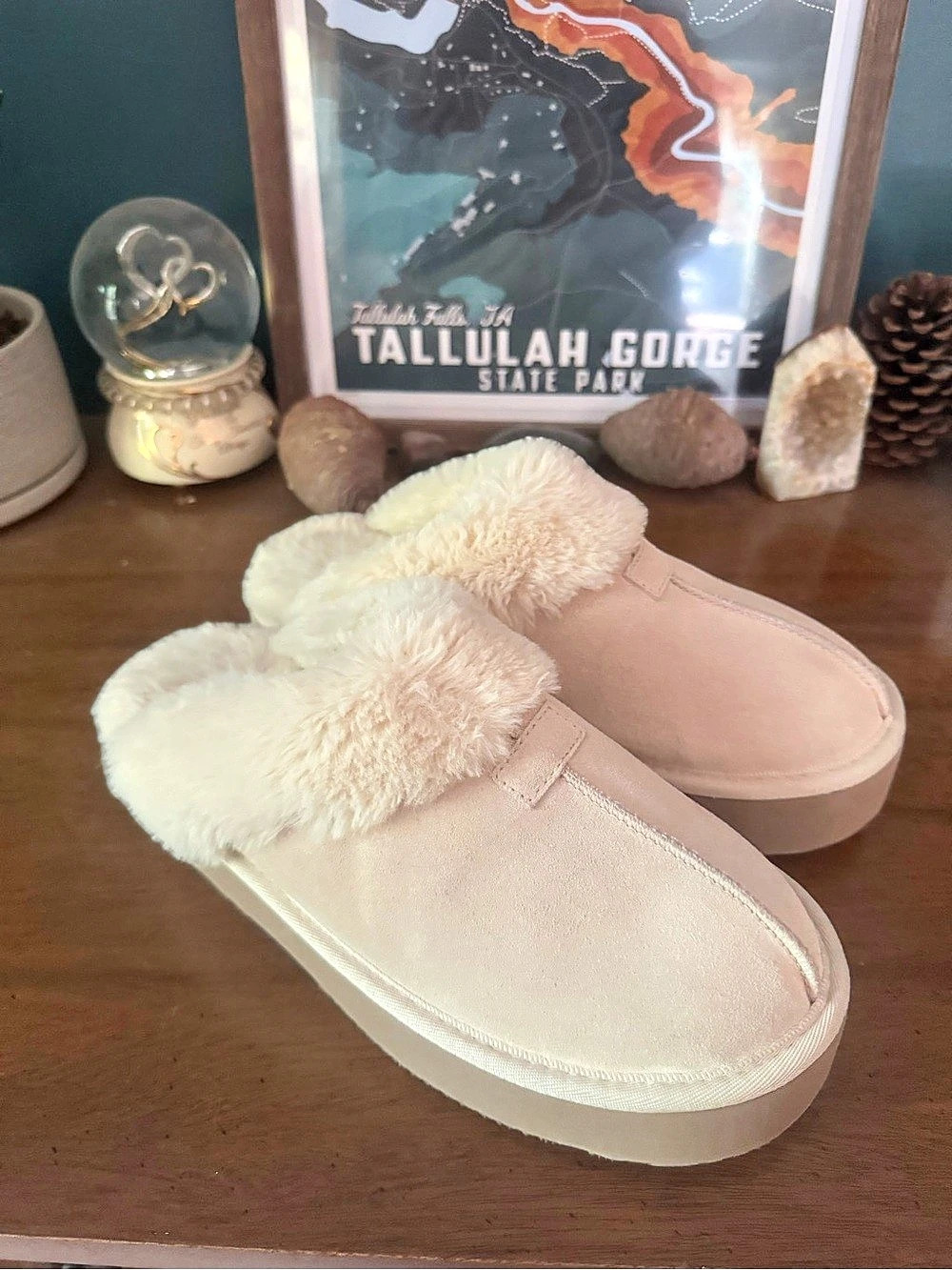 Faux Fur Slippers in Pink Like New